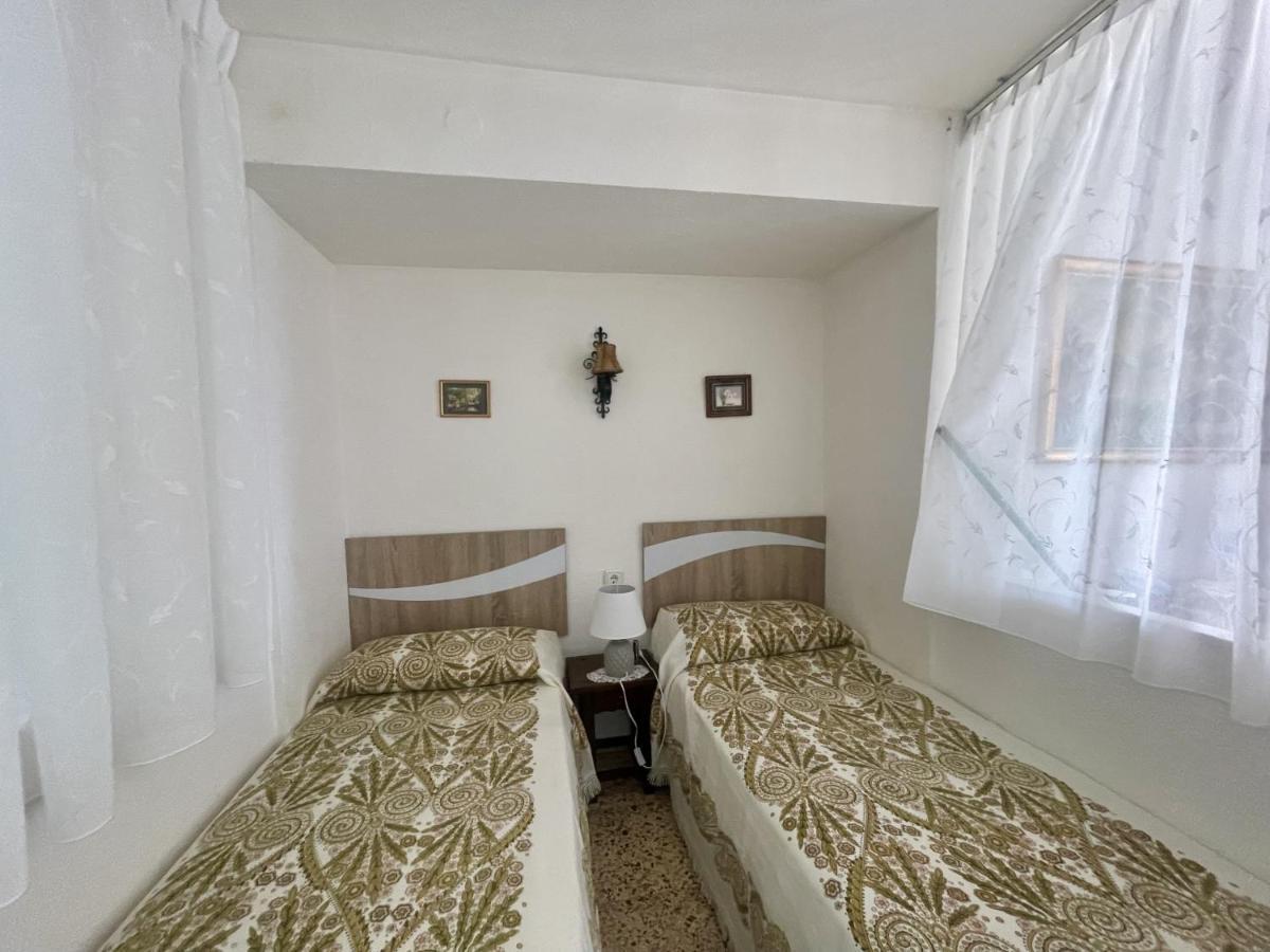 Eleven Caballos Apartment Бенідорм Екстер'єр фото