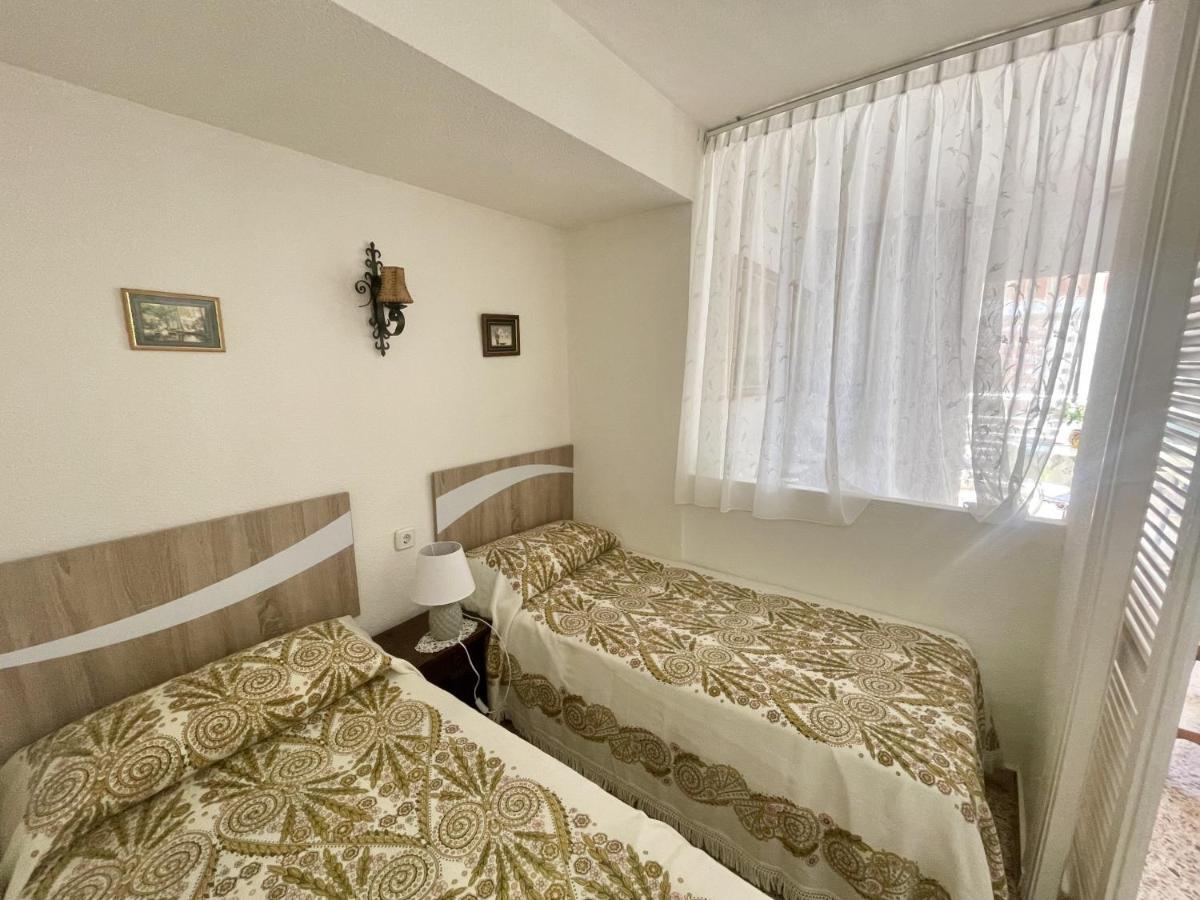 Eleven Caballos Apartment Бенідорм Екстер'єр фото